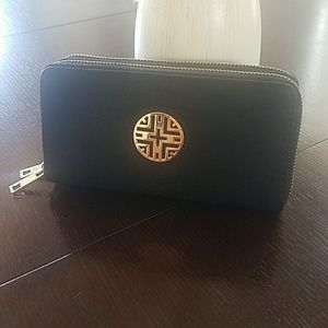 New Black Wallet/wristlet